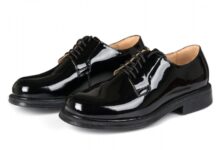 Photo of Туфли на танкетке из лакированной кожи