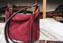 Photo of Сумка-кроссбоди из замши с кисточками