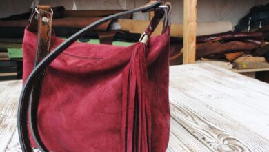 Photo of Сумка-кроссбоди из замши с кисточками