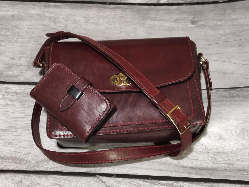 Фото 24 — Кожаная сумка с рельефным узором