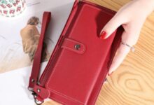 Photo of Сумка-клатч из металлизированной кожи